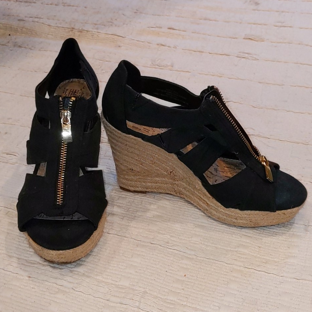 Zip up booties